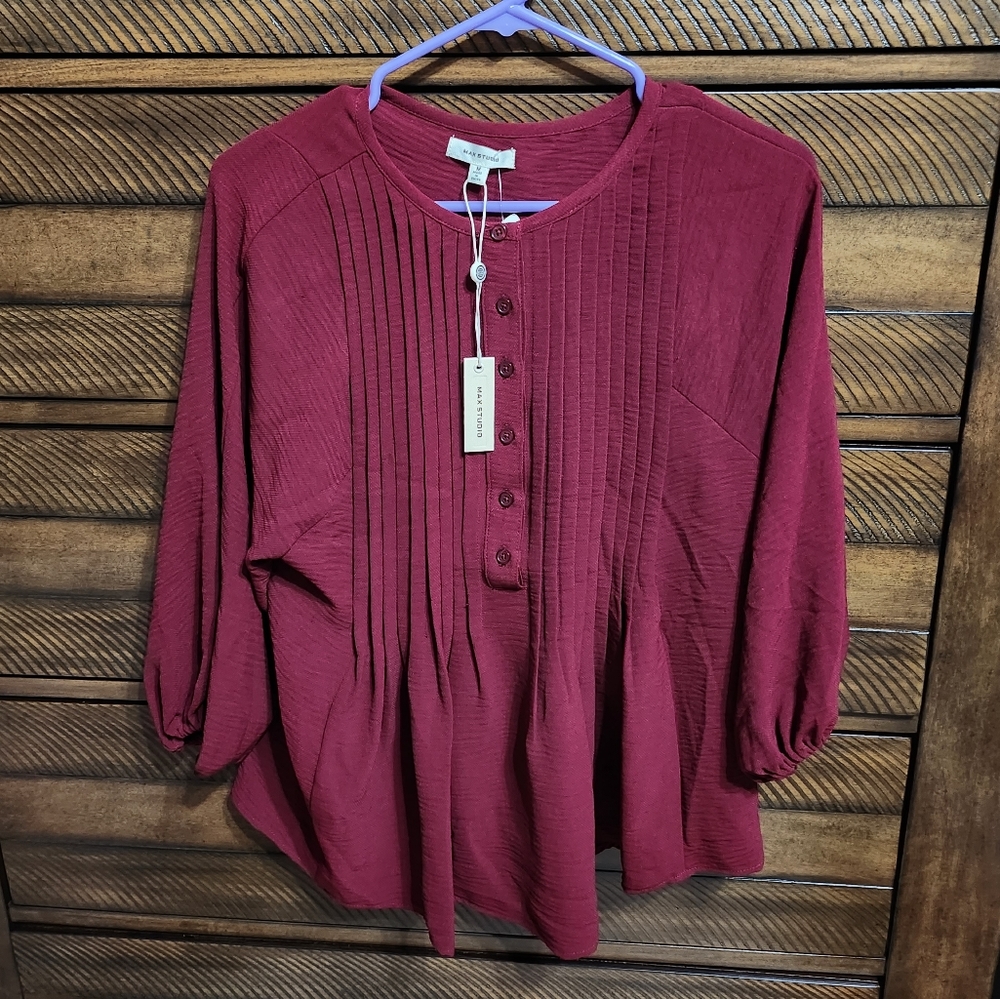 Max Studio Top size Medium NEW